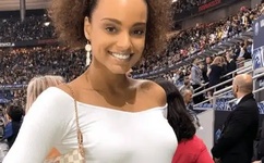 男生把qq放进女生的qq里韩剧